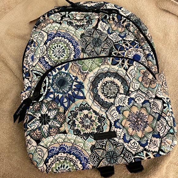 Vera Bradley Essential Backpack NWT - Picture 3 of 15
